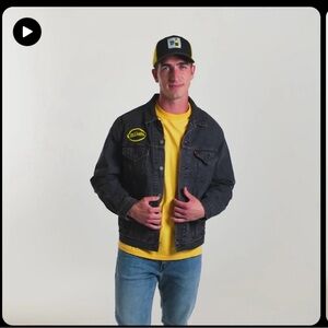 Levi’s vintage trucker jacket, Mike’s Hard Lemonade & reusable tote -size Lg-NWT